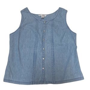 Petite Sophisticate Pearl Snap Crop Top